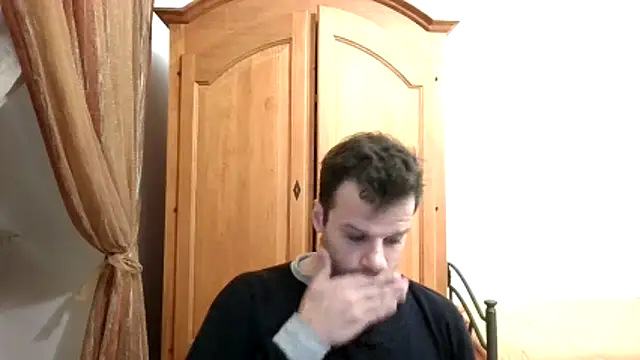 Snapshot of FROCETTO93 chatting on November 2025 10:21:01 AM FROCETTO93 online show from November 2025 10:21:01 AM