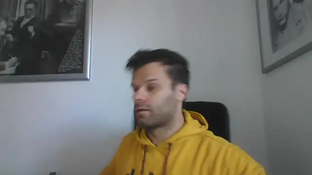 Snapshot of FROCETTO93 chatting on November 2025 11:10:03 AM FROCETTO93 online show from November 2025 11:10:03 AM