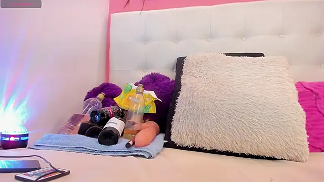 Snapshot of Willow_Wright chatting on September 2025 01:38:02 PM Willow Wright online show from September 2025 01:38:02 PM