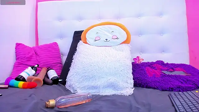 Snapshot of Willow_Wright chatting on October 2025 01:36:03 PM Willow Wright online show from October 2025 01:36:03 PM