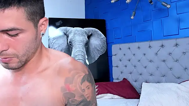 Snapshot of andres-clark92 chatting on September 2025 05:35:02 PM andres-clark92 online show from September 2025 05:35:02 PM