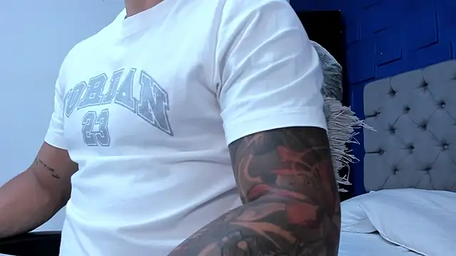 Snapshot of andres-clark92 chatting on September 2025 05:18:02 PM andres-clark92 online show from September 2025 05:18:02 PM