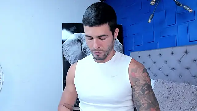 Snapshot of andres-clark92 chatting on September 2025 05:40:02 PM andres-clark92 online show from September 2025 05:40:02 PM