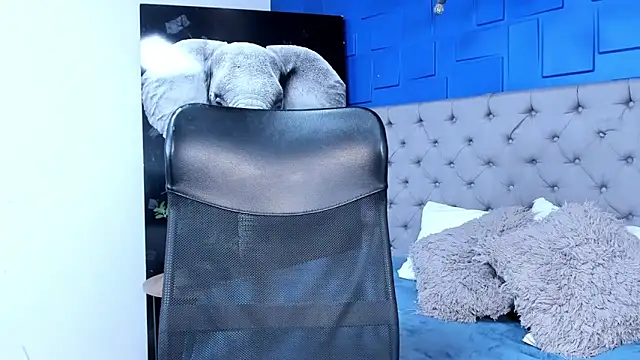 Snapshot of andres-clark92 chatting on October 2025 05:43:02 PM andres-clark92 online show from October 2025 05:43:02 PM