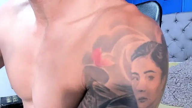 Snapshot of andres-clark92 chatting on October 2025 06:05:01 PM andres-clark92 online show from October 2025 06:05:01 PM