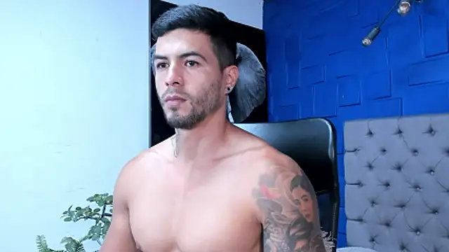 Snapshot of andres-clark92 chatting on November 2025 08:25:02 PM andres-clark92 online show from November 2025 08:25:02 PM