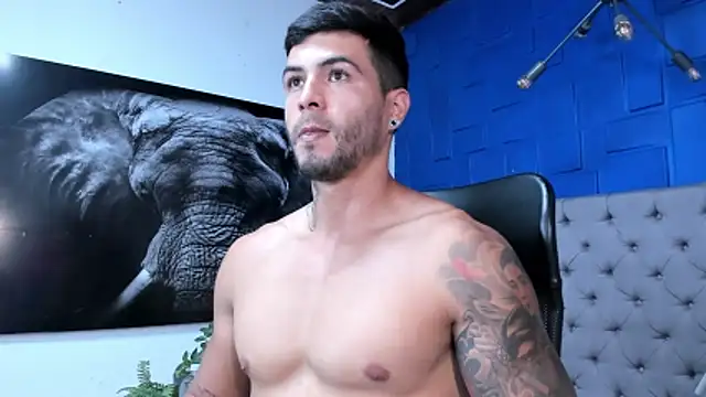 Snapshot of andres-clark92 chatting on November 2025 05:35:01 PM andres-clark92 online show from November 2025 05:35:01 PM