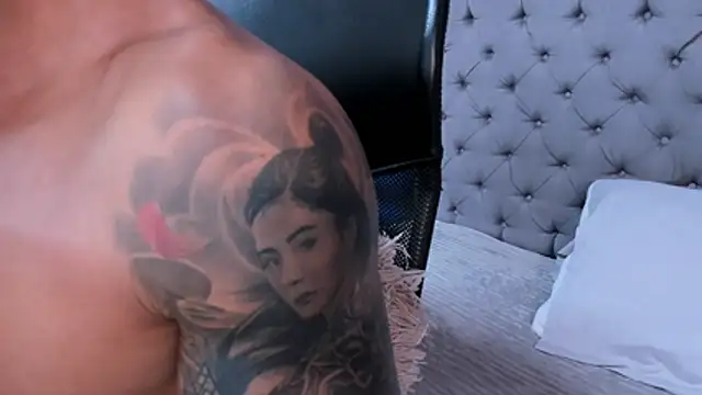 Snapshot of andres-clark92 chatting on November 2025 06:06:02 PM andres-clark92 online show from November 2025 06:06:02 PM