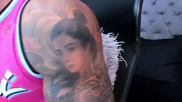 Snapshot of andres-clark92 chatting on November 2025 06:07:02 PM andres-clark92 online show from November 2025 06:07:02 PM