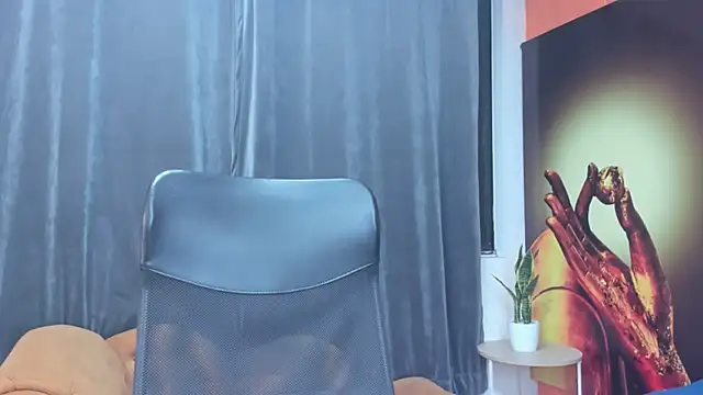 Snapshot of andres-clark92 chatting on November 2025 05:48:01 PM andres-clark92 online show from November 2025 05:48:01 PM