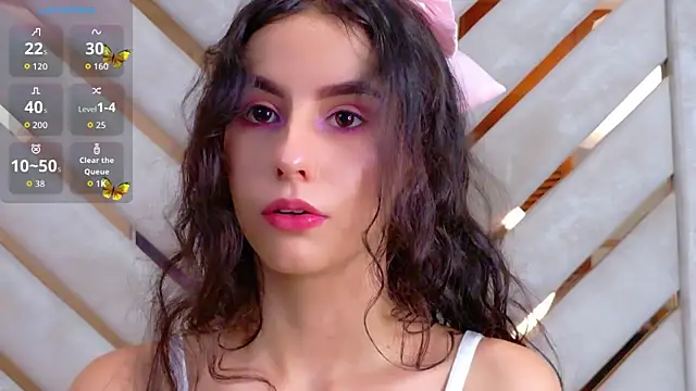 Snapshot of Sarah-Grace chatting on September 2025 03:00:01 AM Sarah-Grace online show from September 2025 03:00:01 AM