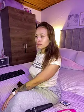 Snapshot of juliana-mancini chatting on October 2025 06:16:02 PM juliana-mancini online show from October 2025 06:16:02 PM
