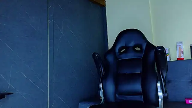 Snapshot of ALANNFERRER chatting on March 2026 10:11:01 AM ALANNFERRER online show from March 2026 10:11:01 AM