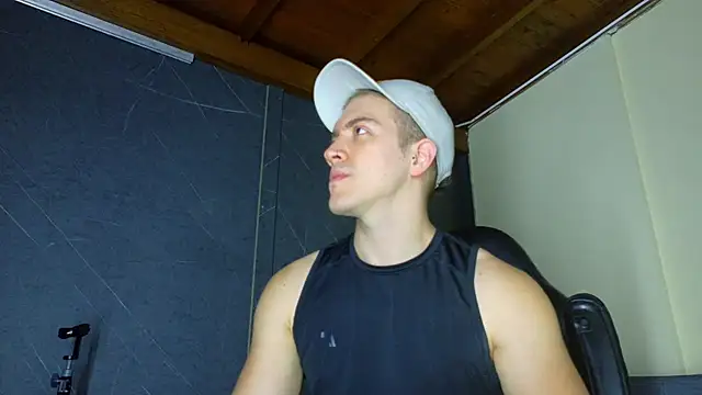 Snapshot of ALANNFERRER chatting on March 2026 10:10:01 AM ALANNFERRER online show from March 2026 10:10:01 AM