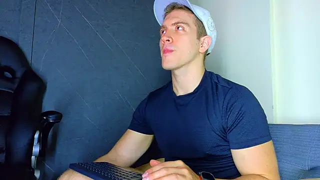 Snapshot of ALANNFERRER chatting on March 2026 10:18:02 AM ALANNFERRER online show from March 2026 10:18:02 AM