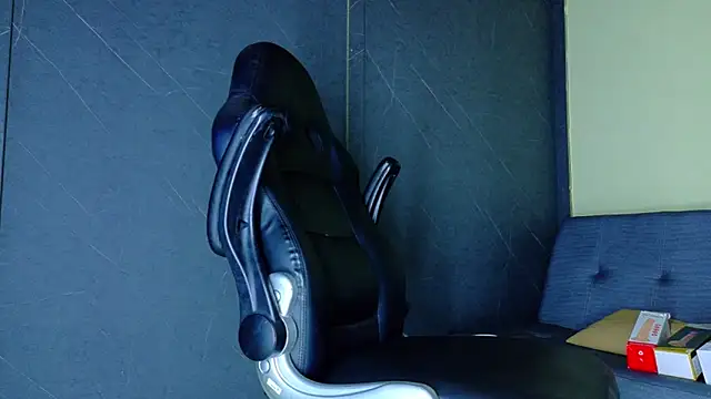 Snapshot of ALANNFERRER chatting on April 2026 09:54:02 AM ALANNFERRER online show from April 2026 09:54:02 AM