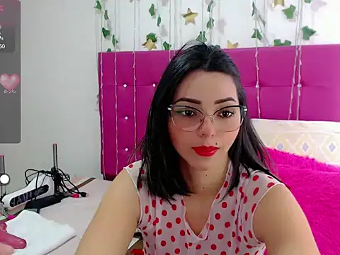 sara arias00 online show from October 2025 01:44:01 PM