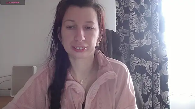 Snapshot of RosieHayes chatting on November 2025 09:31:01 AM RosieHayes online show from November 2025 09:31:01 AM