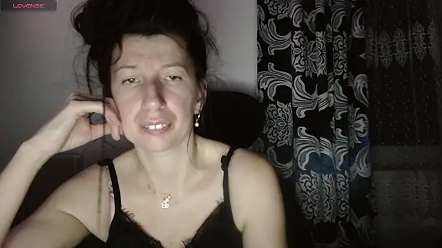 Snapshot of RosieHayes chatting on November 2025 09:16:01 PM RosieHayes online show from November 2025 09:16:01 PM