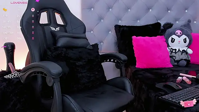 jazlyn G online show from April 2026 06:19:01 AM