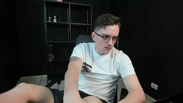 FelixStarkk online show from May 2026 05:02:02 AM