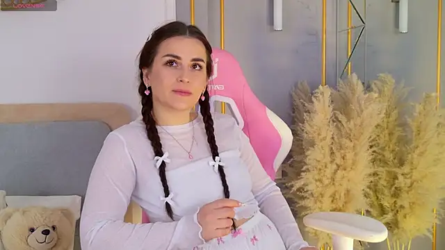 LanaElise online show from November 2025 06:03:02 AM