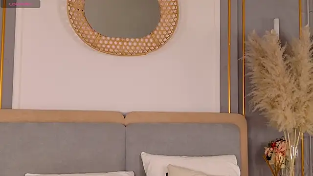 LanaElise online show from November 2025 05:18:02 AM