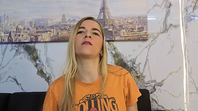 Victoriia Smiths aws online show from October 2025 03:36:02 AM