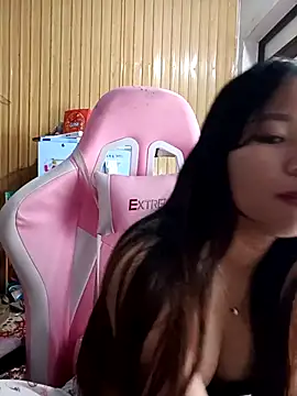 Snapshot of Na_na90 chatting on February 2026 01:25:02 AM Na na90 online show from February 2026 01:25:02 AM