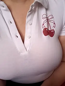 Snapshot of TriumphLove chatting on February 2025 09:22:01 AM TriumphLove online show from February 2025 09:22:01 AM