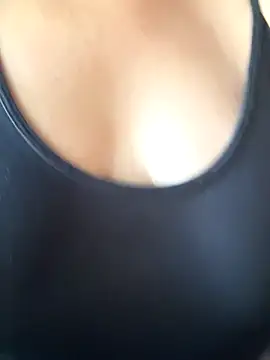 Snapshot of TriumphLove chatting on September 2025 09:33:01 AM TriumphLove online show from September 2025 09:33:01 AM