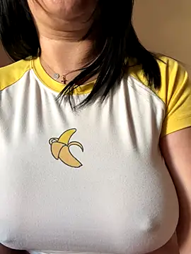 Snapshot of TriumphLove chatting on September 2025 09:44:01 AM TriumphLove online show from September 2025 09:44:01 AM