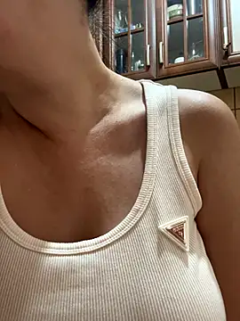 Snapshot of TriumphLove chatting on October 2025 09:32:01 AM TriumphLove online show from October 2025 09:32:01 AM