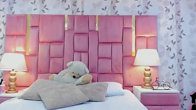 GabyMoreau online show from March 2026 08:38:01 PM