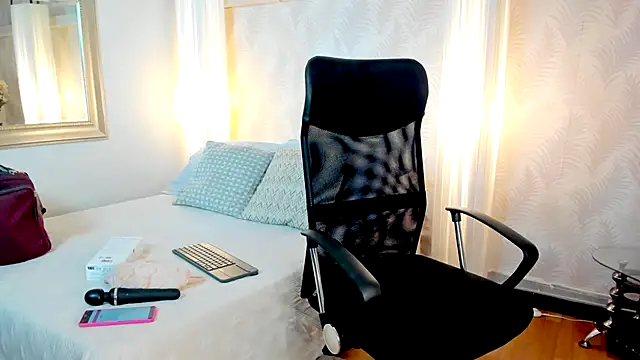 Emilly Beaumont online show from October 2025 10:58:02 AM