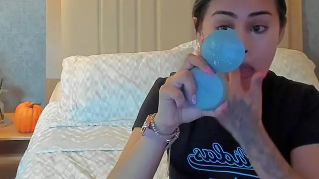 Emilly Beaumont online show from October 2025 11:44:01 AM