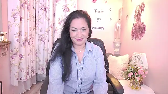 Snapshot of MyLovOne chatting on April 2026 06:39:01 AM MyLovOne online show from April 2026 06:39:01 AM