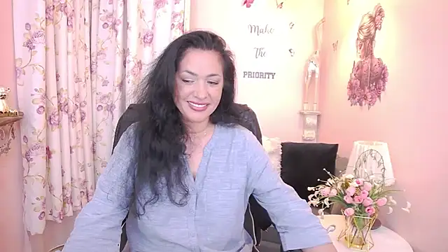 Snapshot of MyLovOne chatting on May 2026 12:35:02 PM MyLovOne online show from May 2026 12:35:02 PM