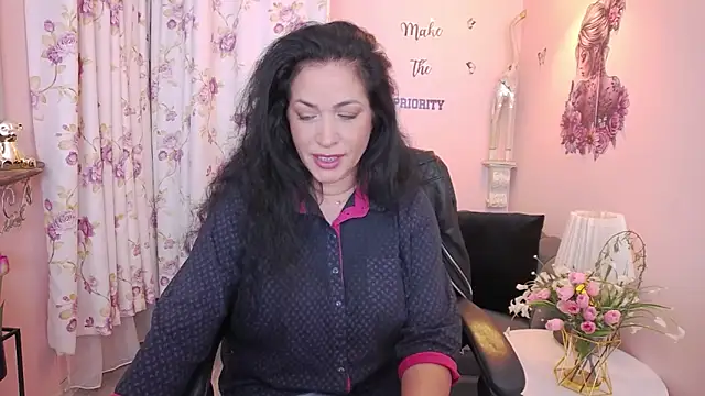 Snapshot of MyLovOne chatting on May 2026 12:23:02 PM MyLovOne online show from May 2026 12:23:02 PM