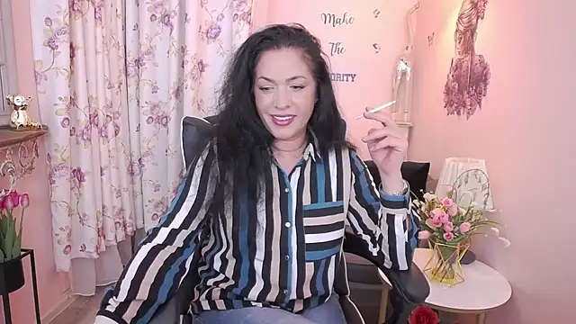 Snapshot of MyLovOne chatting on June 2026 11:01:02 AM MyLovOne online show from June 2026 11:01:02 AM