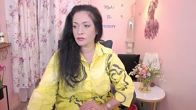 Snapshot of MyLovOne chatting on June 2026 10:40:02 AM MyLovOne online show from June 2026 10:40:02 AM