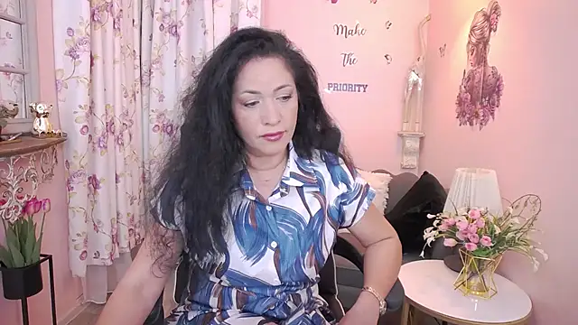 Snapshot of MyLovOne chatting on June 2026 10:20:01 AM MyLovOne online show from June 2026 10:20:01 AM