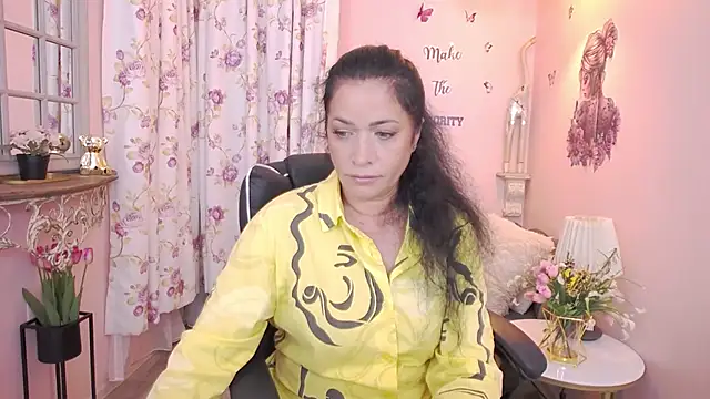 Snapshot of MyLovOne chatting on August 2026 10:58:01 AM MyLovOne online show from August 2026 10:58:01 AM