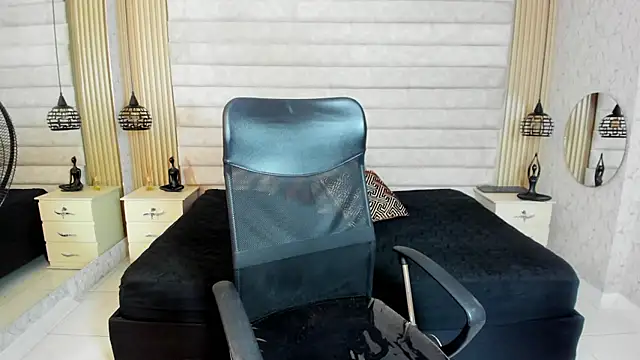 keytinthomson  online show from February 2026 07:07:01 PM