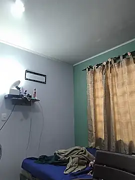 Snapshot of saenz_eymi chatting on June 2026 05:00:01 PM saenz eymi online show from June 2026 05:00:01 PM