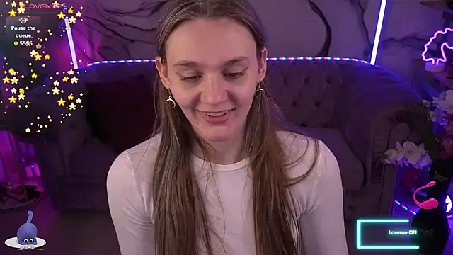 DiamondGoldie online show from September 2025 06:53:02 PM