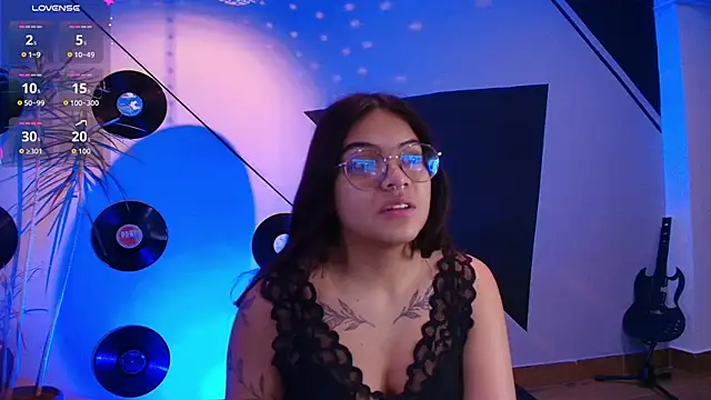 Lilith and Khloe online show from October 2025 11:22:01 AM