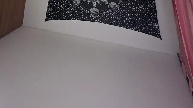 Snapshot of lilyx_ chatting on April 2026 04:56:01 AM lilyx online show from April 2026 04:56:01 AM