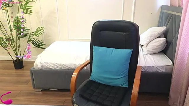 Snapshot of Kuro_Ren chatting on March 2026 04:20:01 AM Kuro Ren online show from March 2026 04:20:01 AM