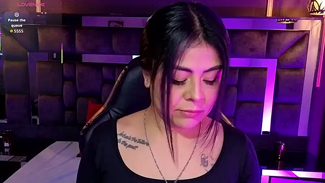 Aniajoness  online show from November 2025 02:55:02 AM